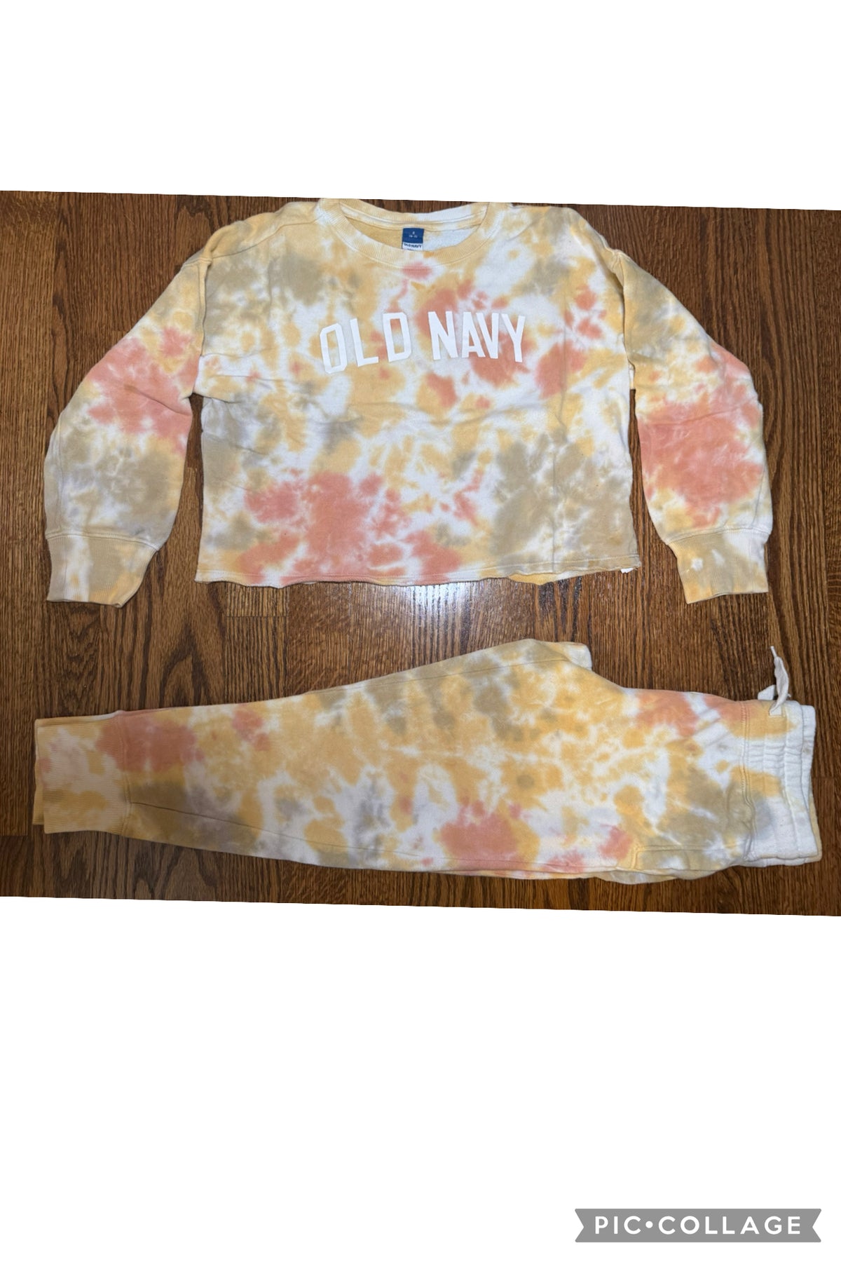 Old Navy tie-dyed sweats - size Youth - 6 (S)