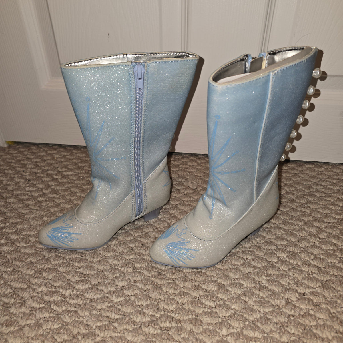 NEW Elsa Boots sz 9/10 - size Shoes - Toddler 9