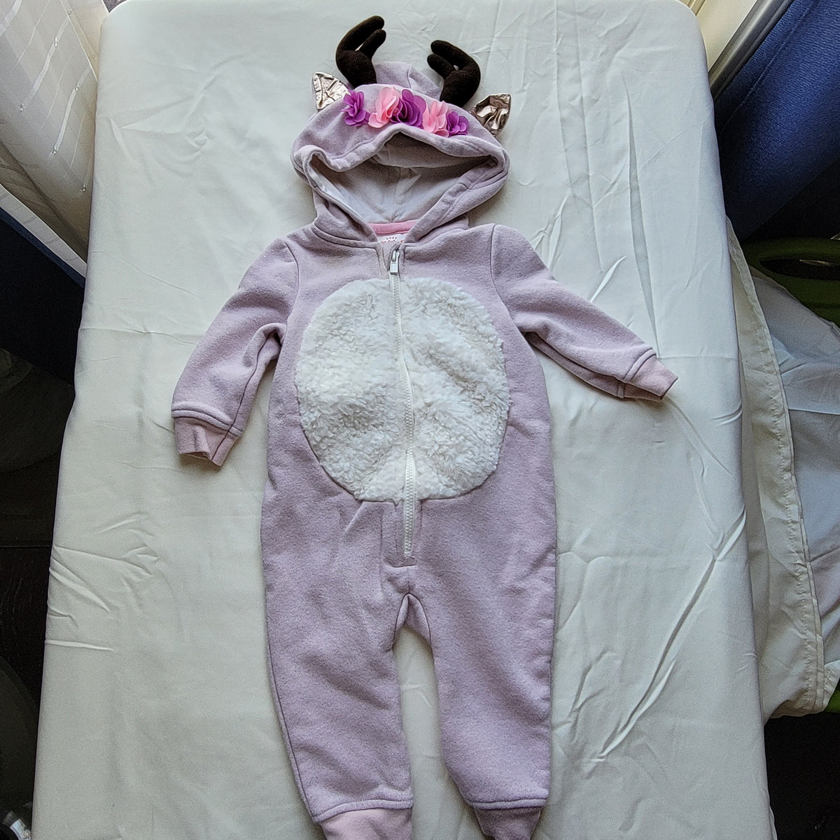 3-6mo reindeer onesie guc,carters - size Month - 3-6 / 6M