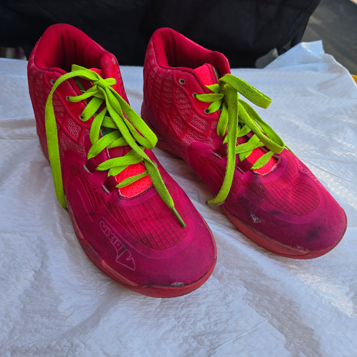 Red gym shoe, sz 7 - size Shoes - Adult 7