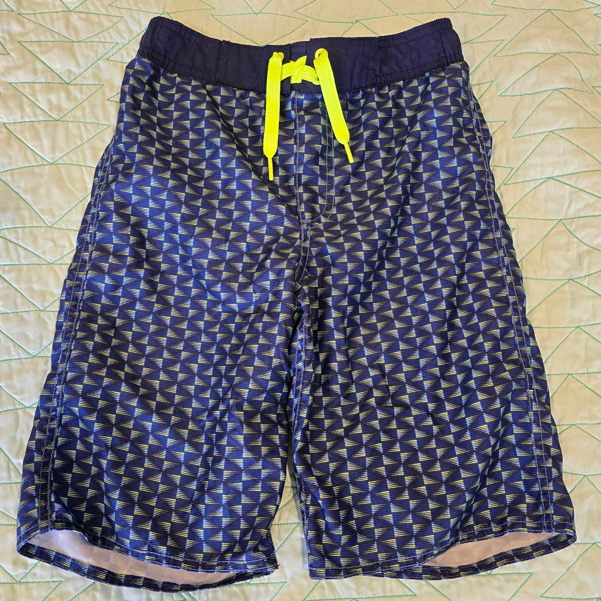 geo pattern swim, cat&jack, sz lg 10/12 - size Youth - 10 (L)