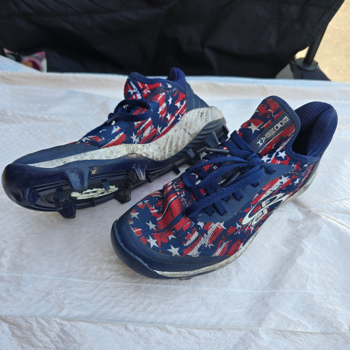 Boombah cleats, sz 4.5 - size Shoes - Kids 4 1/2