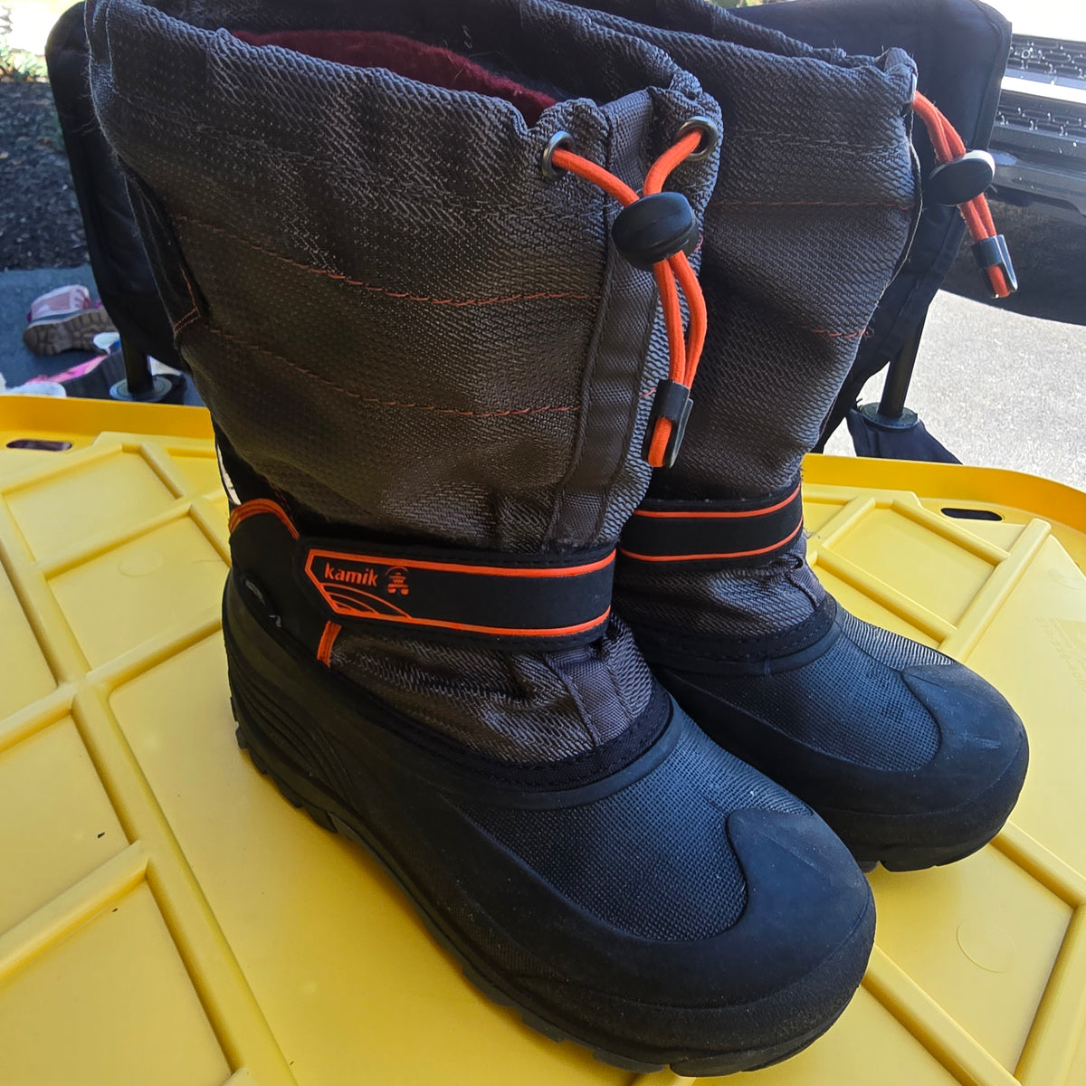 Snow boots, sz 5 - size Shoes - Kids 5