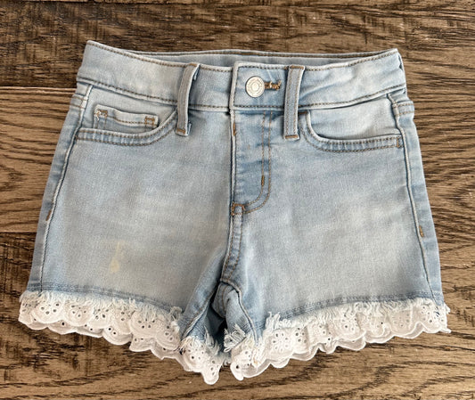 Adorable lt wash denim shorts w white lace trim - size Youth - 5 (XS)