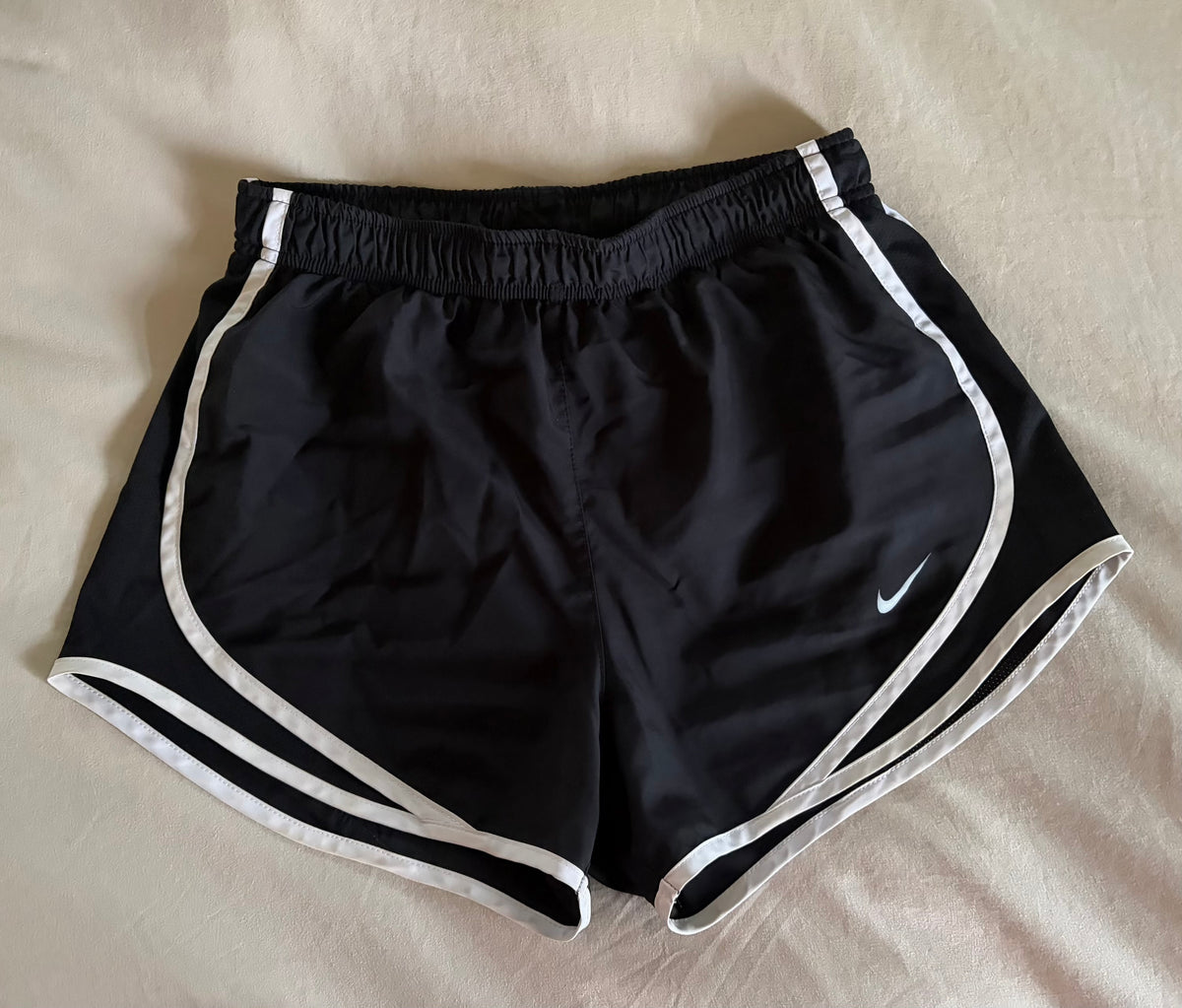 Black Nike Shorts - size Women - S (4/6)