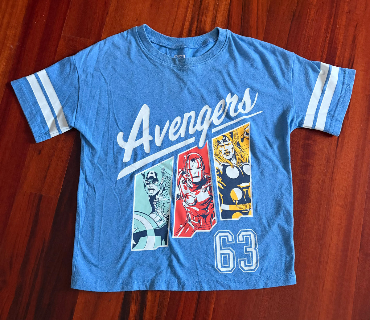 Blue s/s t-shirt - AVENGERS (Marvel) - size Youth - 6 (S)