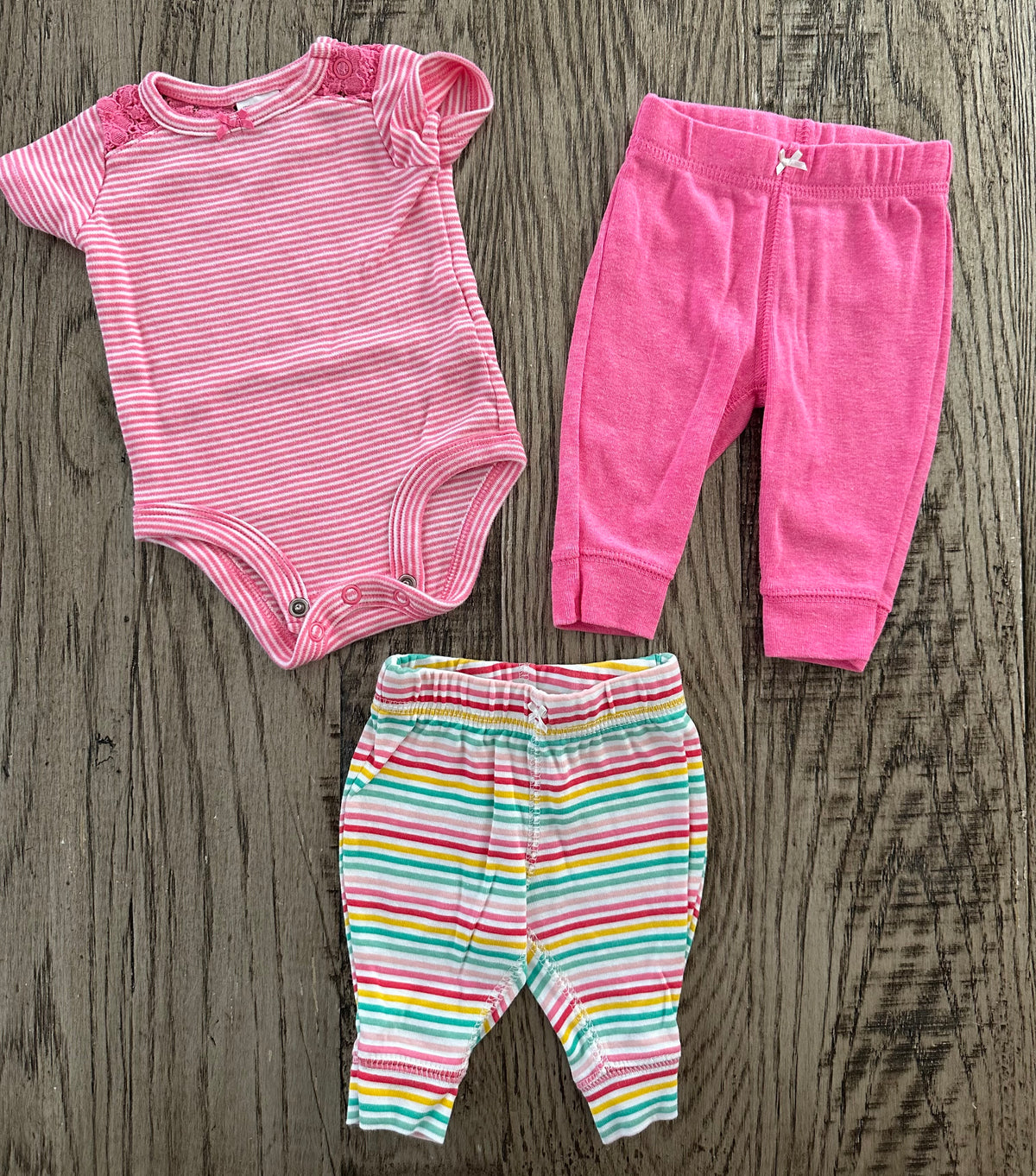 Bright pink newborn bundle (3 pcs) - NWOT - size Month - Newborn