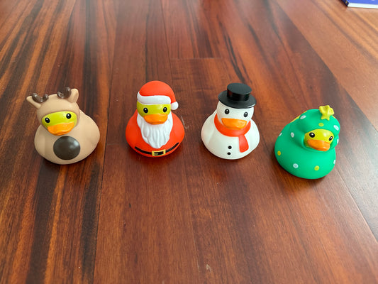 4 Christmas-themed ducks