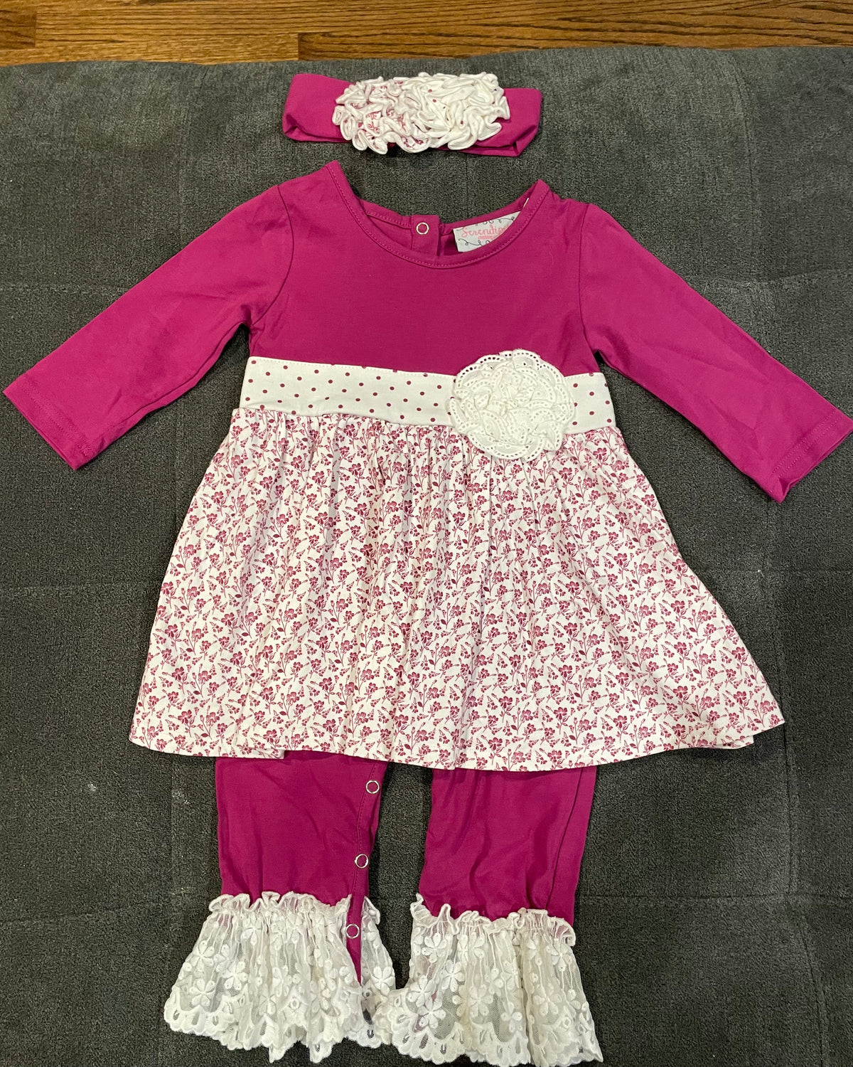 NWOT Adorable LS Onesie W/ Headband - size Month - 9-12 / 12M