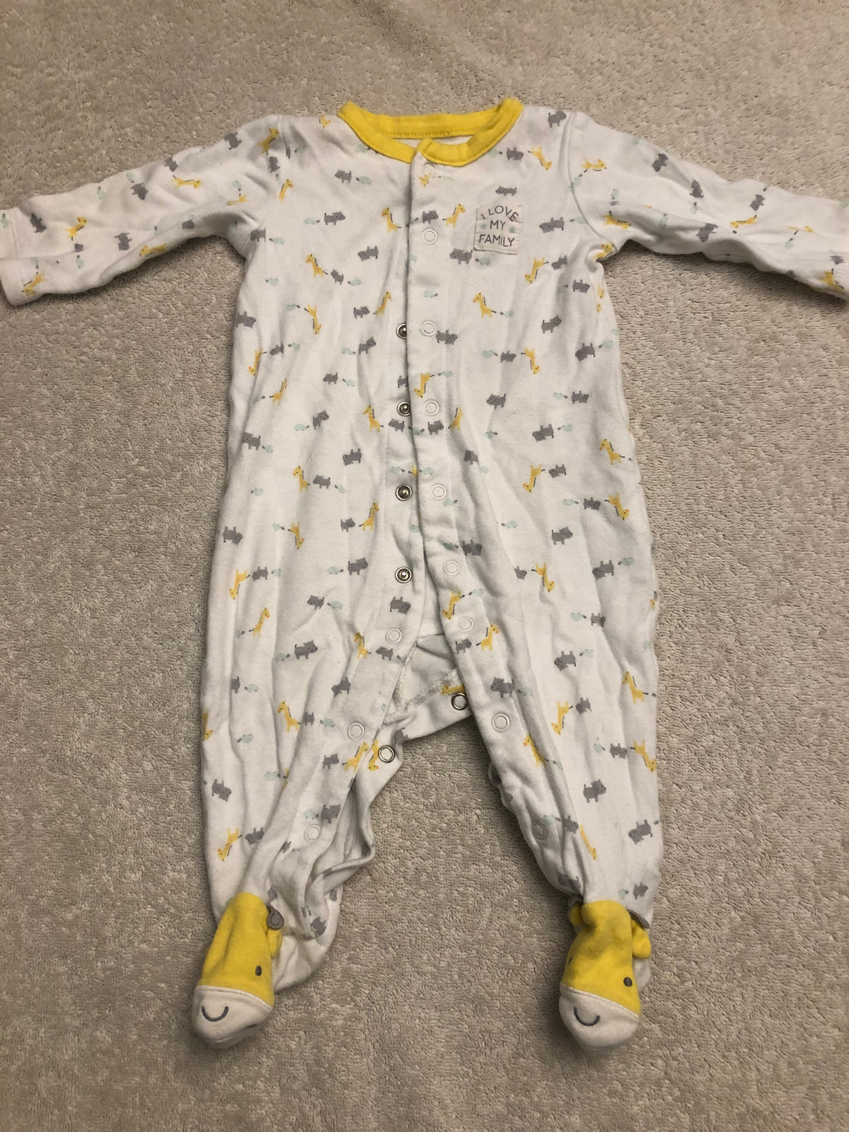 Carter's Button-Up EUC Sleeper Love My Family - size Month - 3-6 / 6M