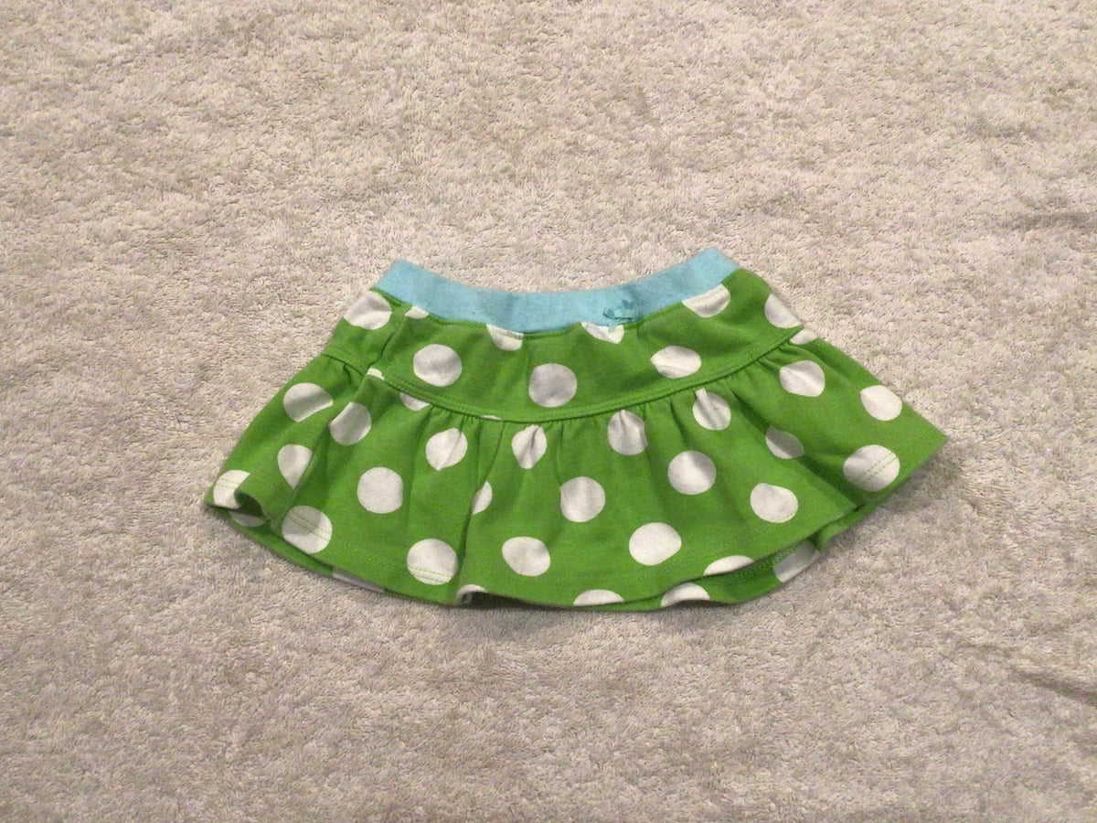 Carter's Green Skirt w/ Polka Dots GUC - size Month - 0-3 / 3M