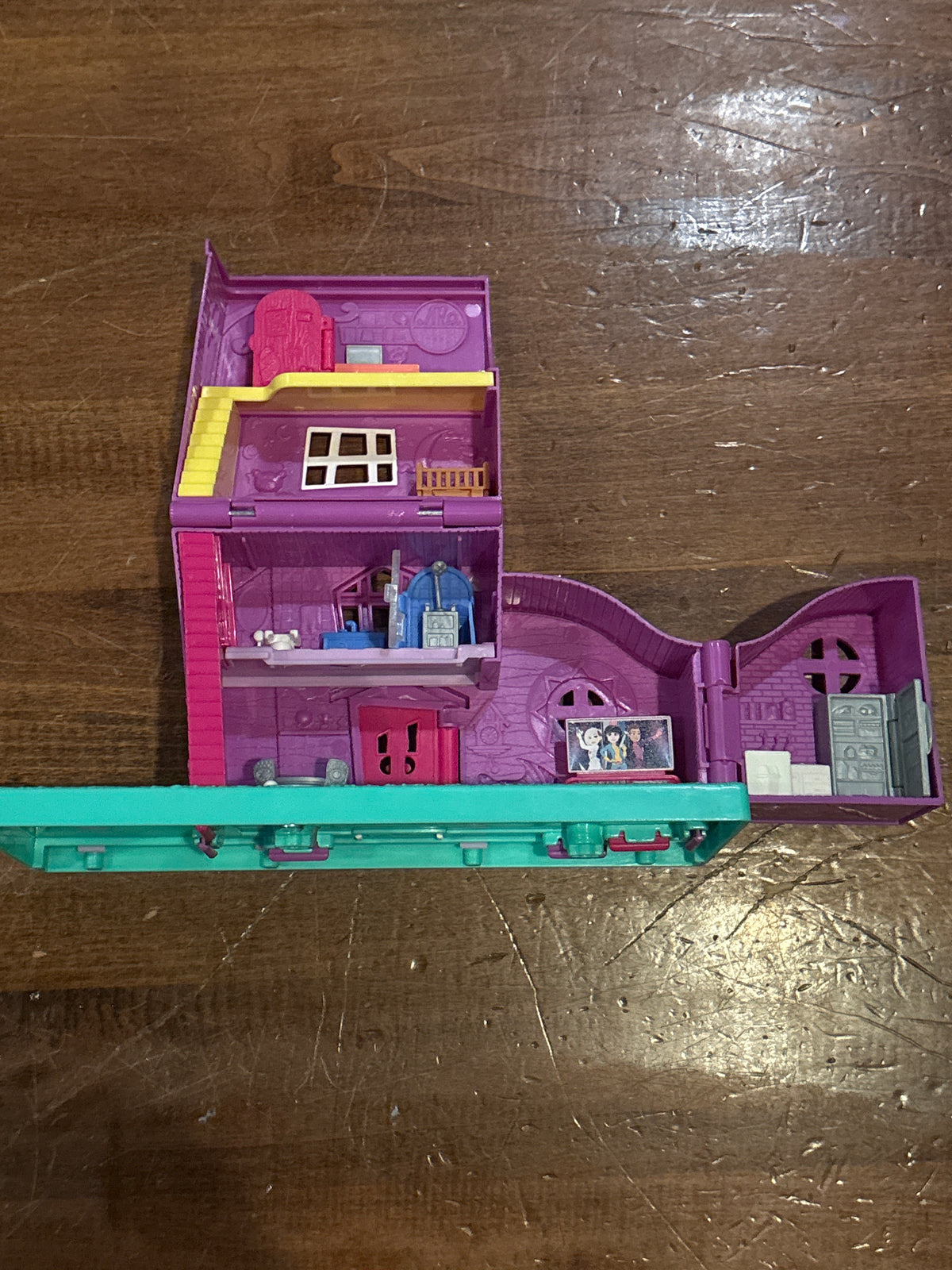 Polly Pocket Pollyville Pocket House