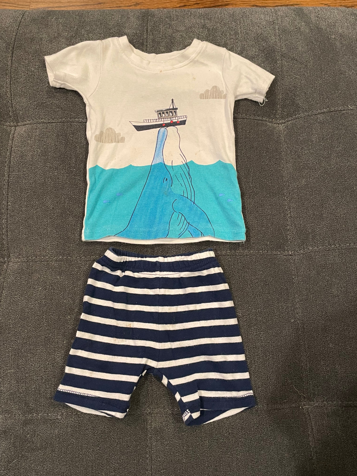 Carter's SS/Shorts Boat Whale - size Month - 9-12 / 12M