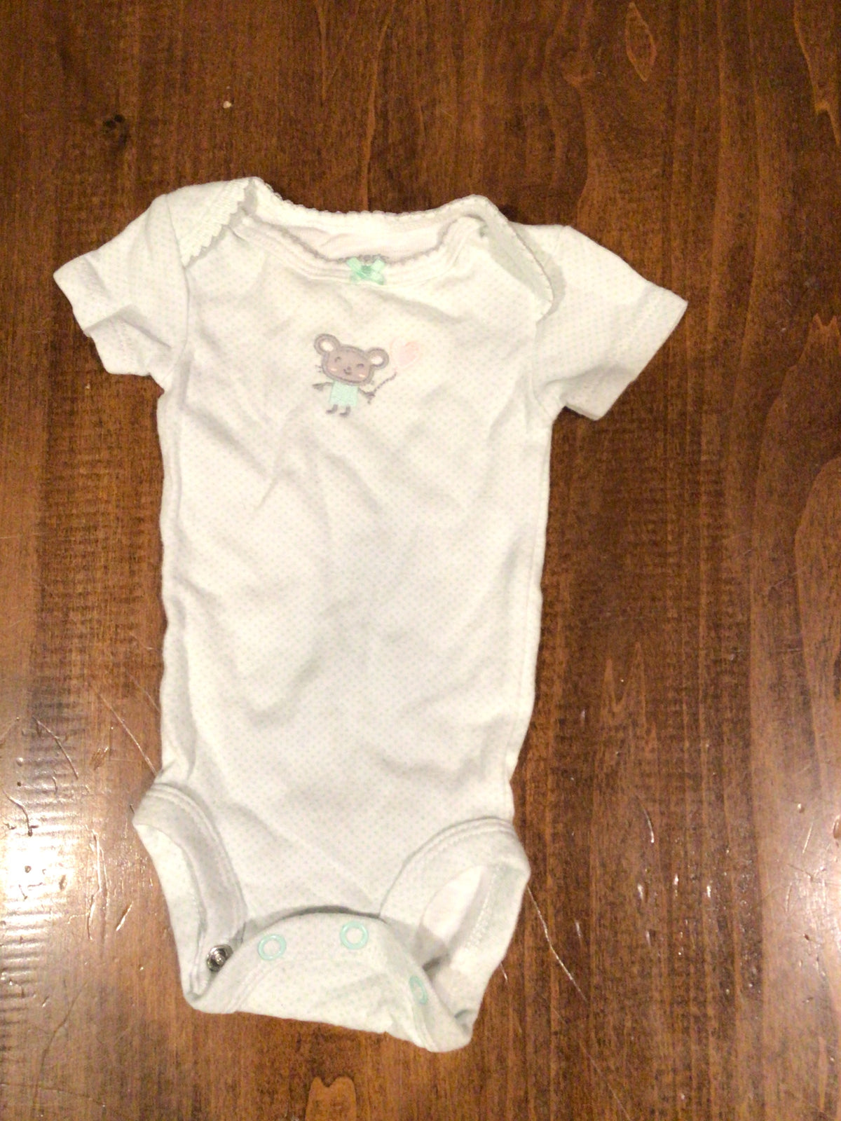 Carter's S/S White/Green Mouse - EUC - size Month - Newborn