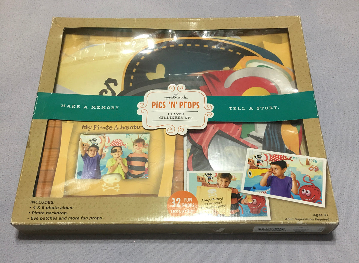 brand new hallmark pics n props pirate kit