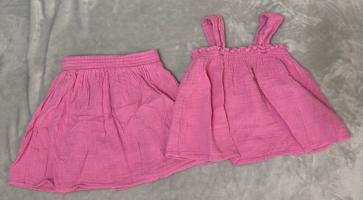 Baby Gap pink skirt set - size Toddler - 5T