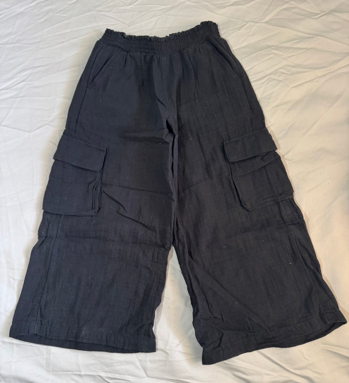 Old Navy black linen Wide leg cargo - size Youth - 6 (S)