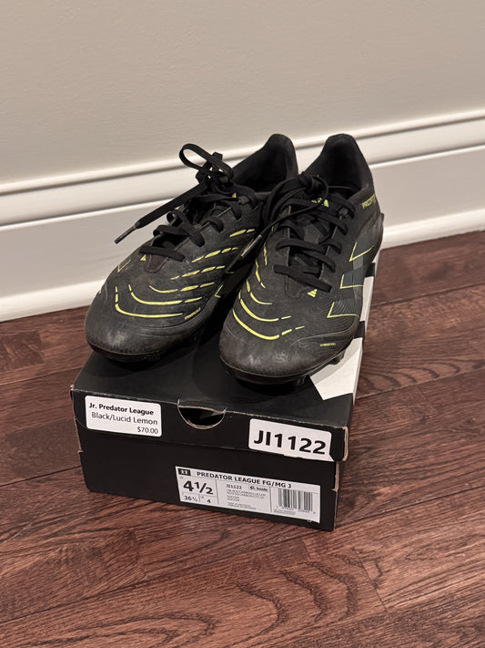 Soccer Cleats 4.5Y Adidas Predator VGUC - size Shoes - Kids 4 1/2