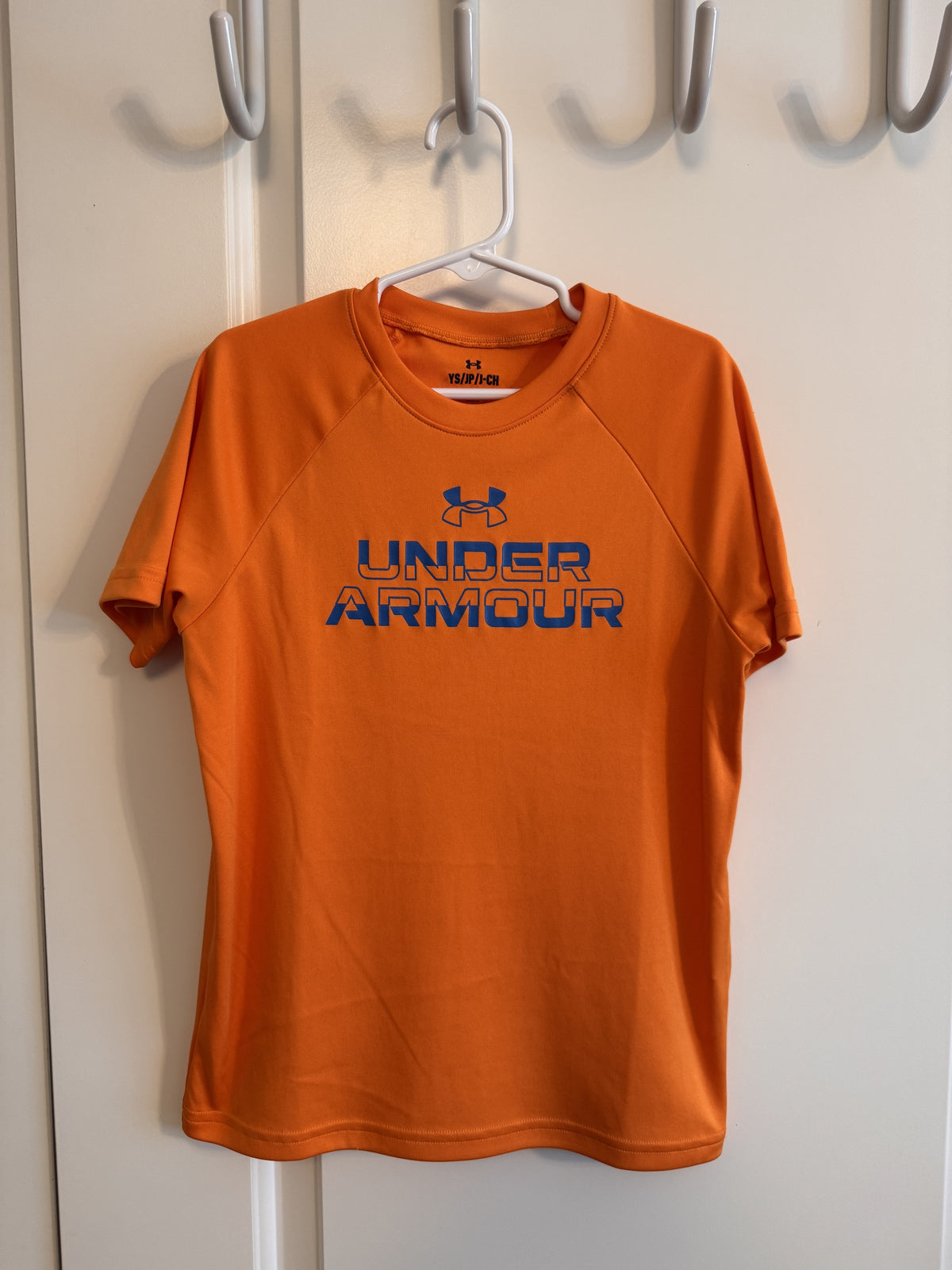Tee: UA Orange Under Armour VGUC - size Youth - 7 (S)