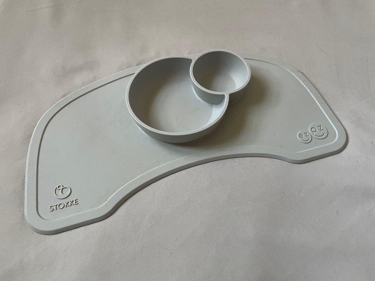 EZPZ bowl placemat1 for Stokke tray soft grey