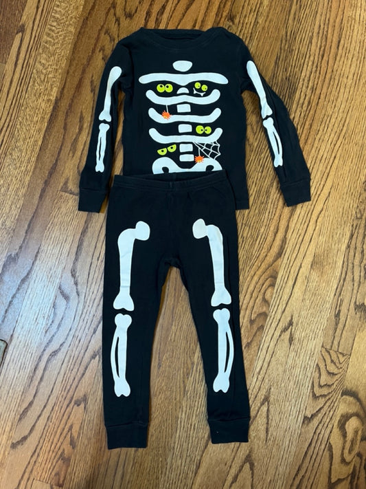 Carter's Skelaton LS PJs Glow in the Dark GUC - size Toddler - 3T