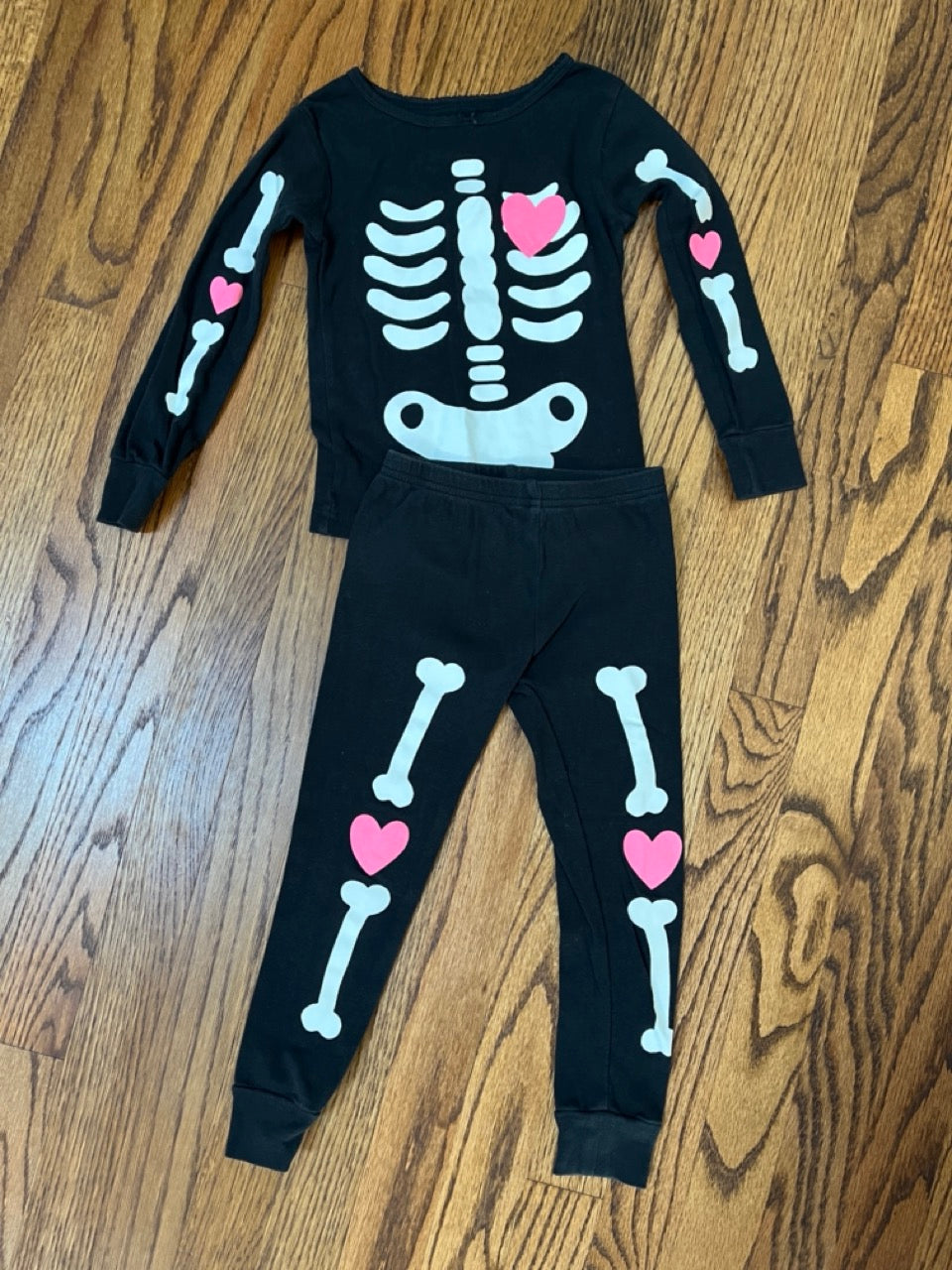 Carter's Skelaton LS PJs Glow in the Dark GUC - size Toddler - 3T