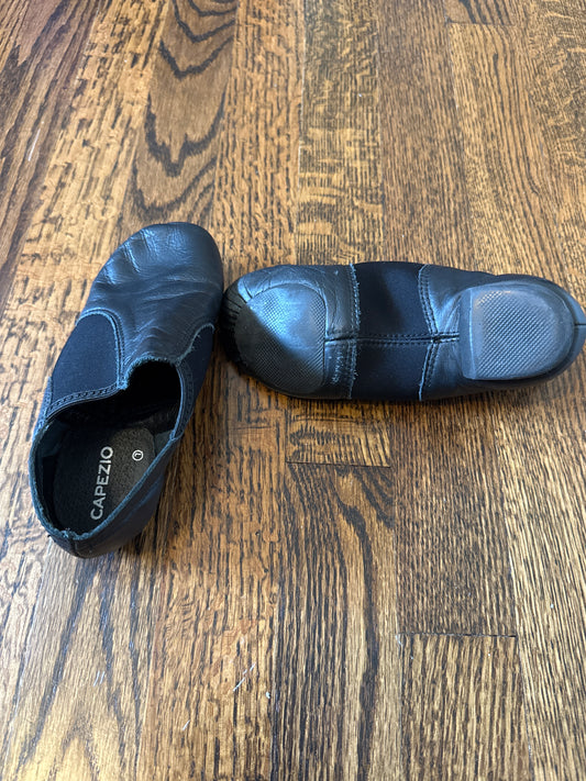 Capezio black jazz Shoes GUC size 1.5 - size Shoes - Kids 1 1/2