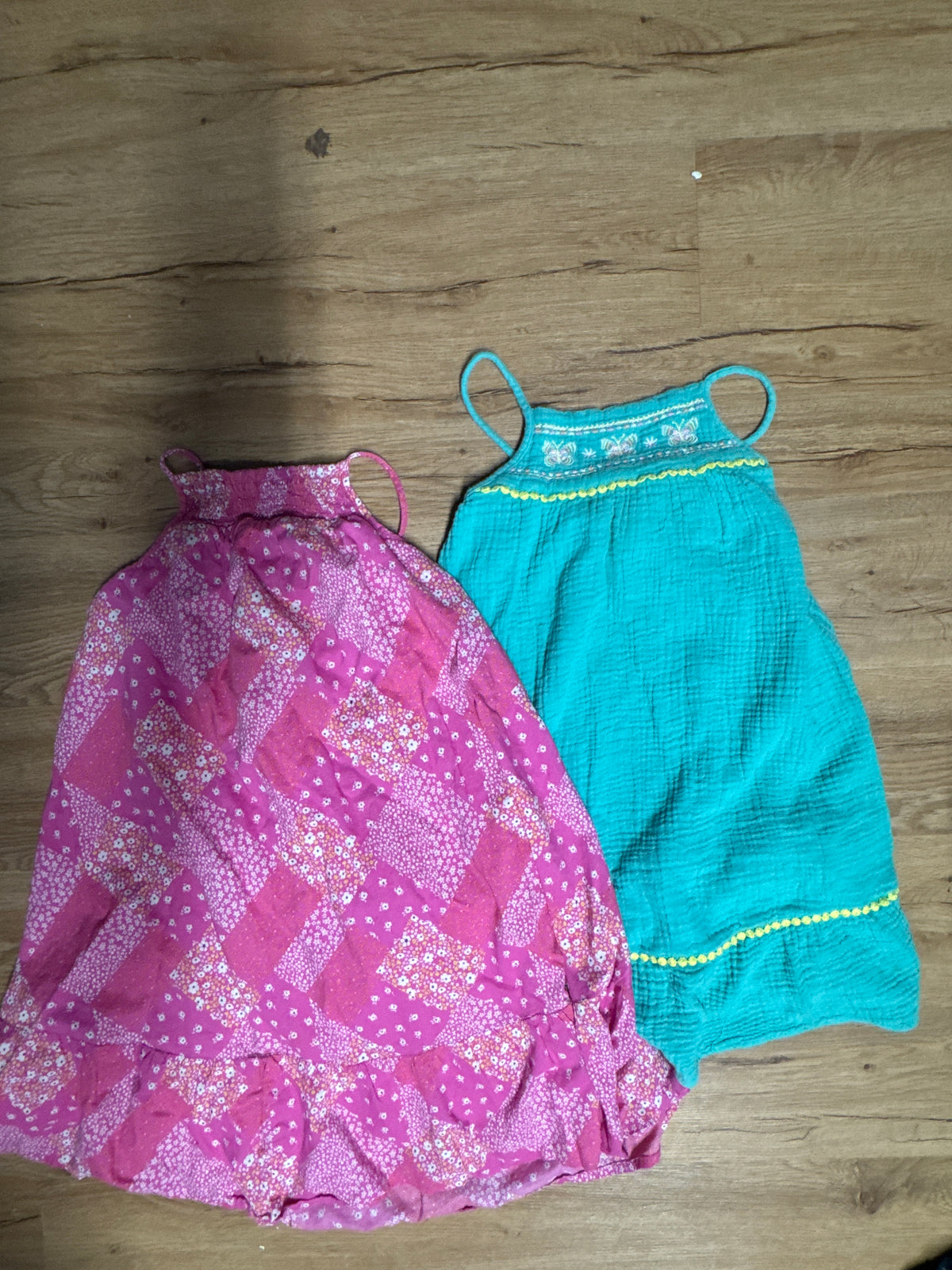 Set of two jumping Beans sleeveless dresses - size Youth - 6 (S)