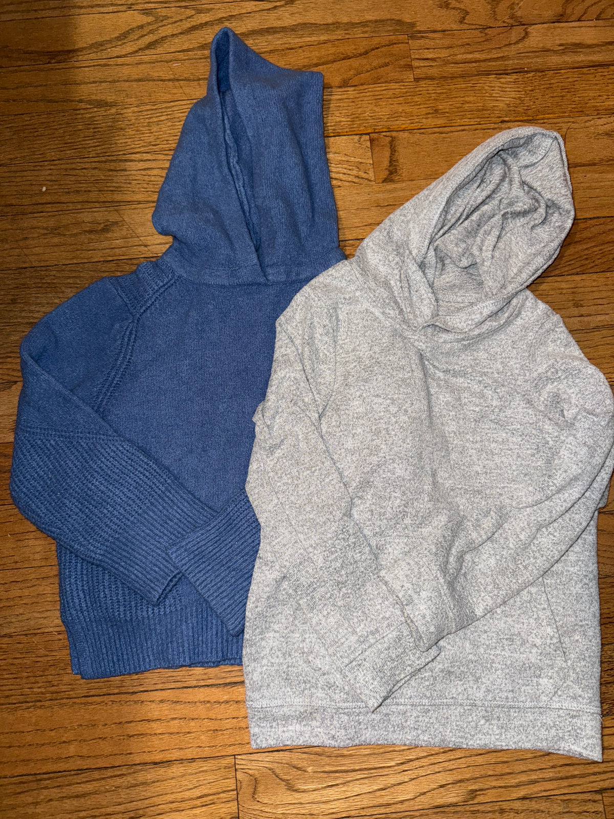 Set of 2 hoodies 4-5