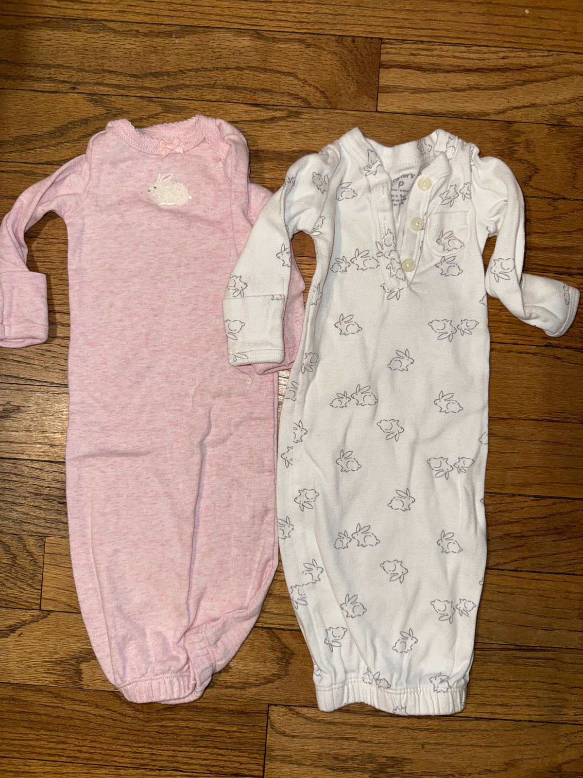 Carters long sleeve Premie pjs like new - size Month - Preemie