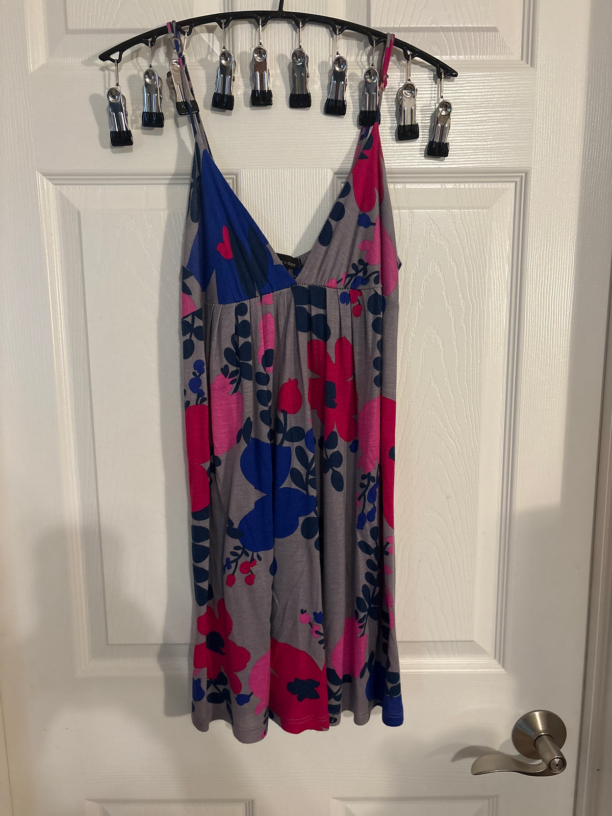 Long flowy grey floral tank top - size Women - M (8/10)