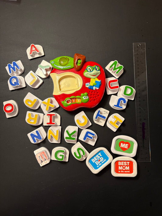 Tad's Fridge Phonics Magnets, Missing B & V