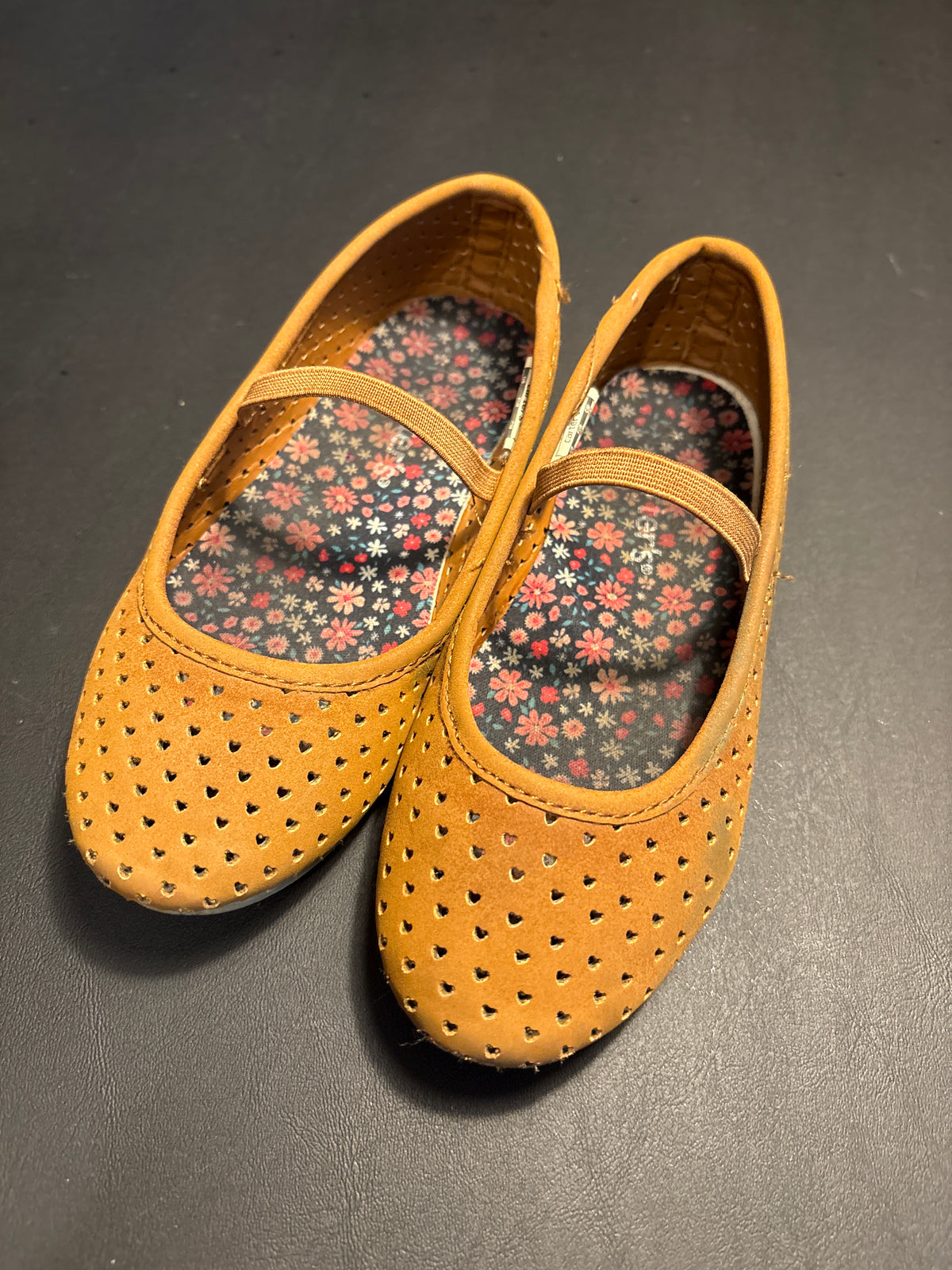 Carters brown flats size 12, small hearts - size Shoes - Kids 12