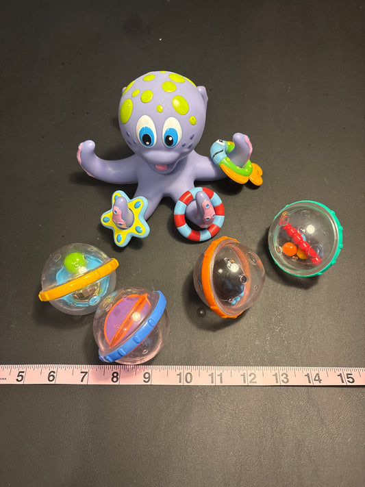 Bath octopus w/ rings & 4 bath ball toys