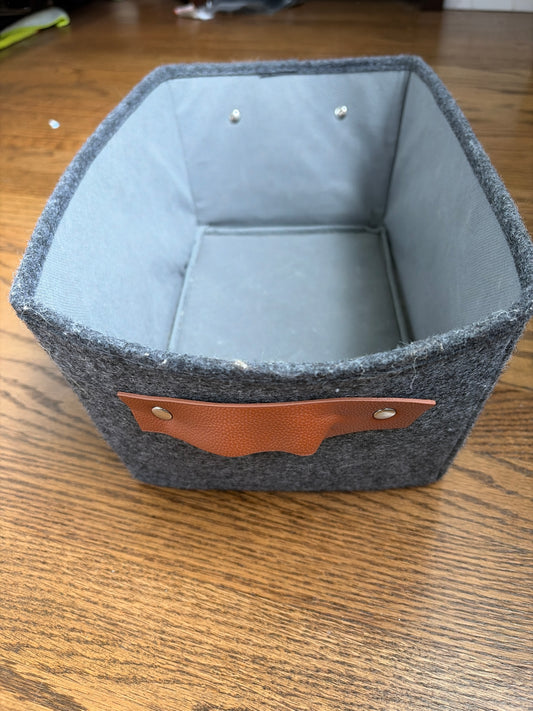 Felt bin W/ leather handle