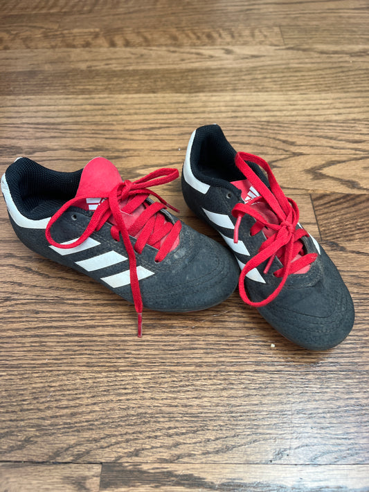 Adidas cleats Great condition - size Shoes - Kids 12