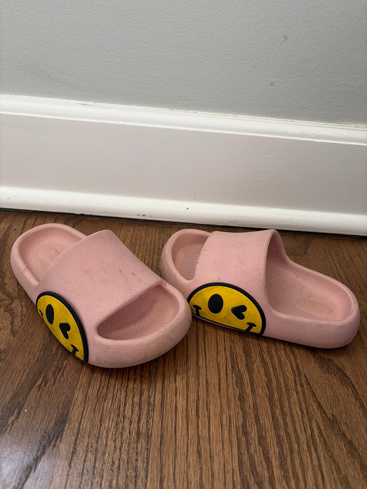 Pink smiley slides - size Shoes - Toddler 11