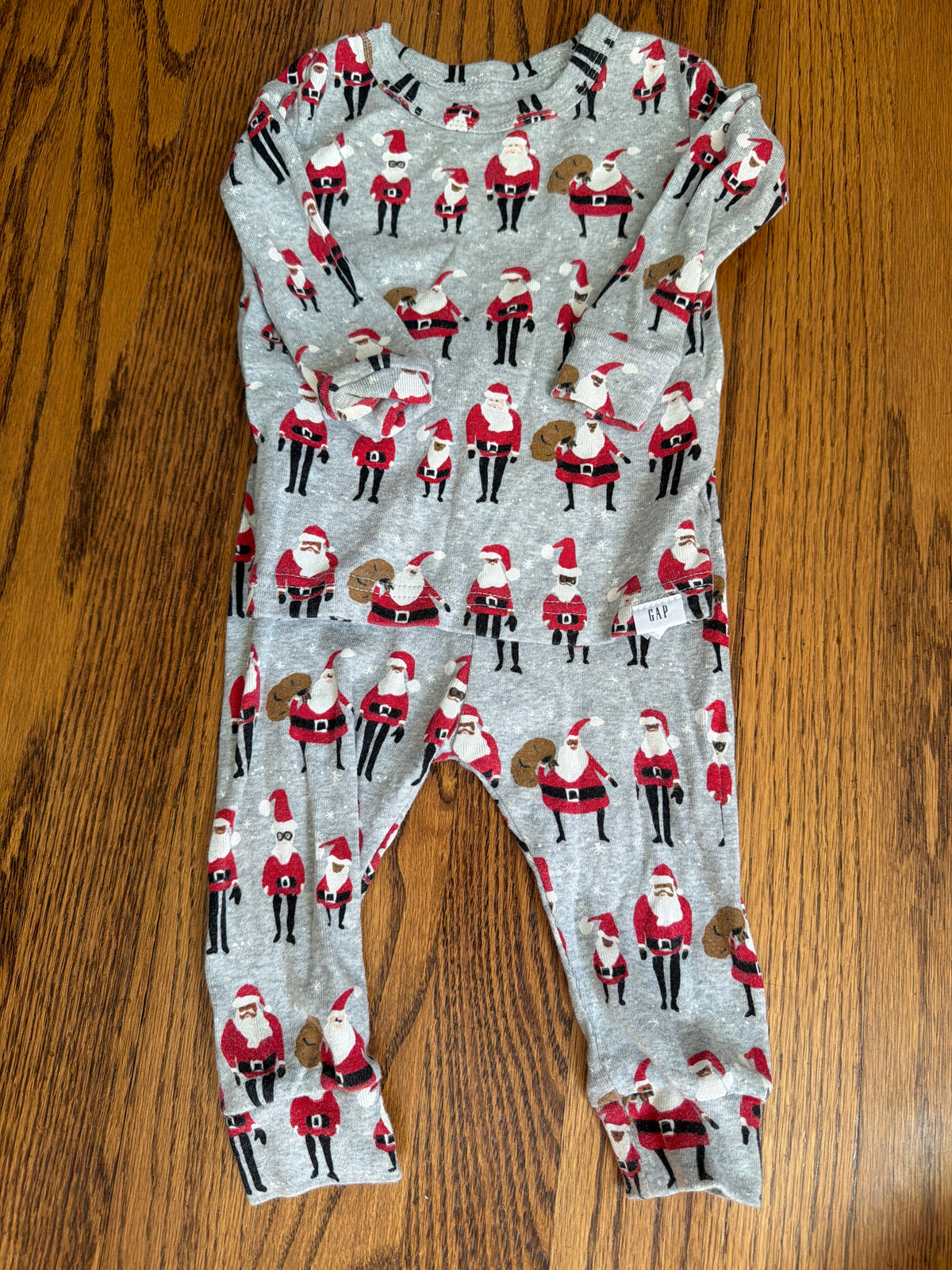 Baby gap santa pjs - size Month - 6-12