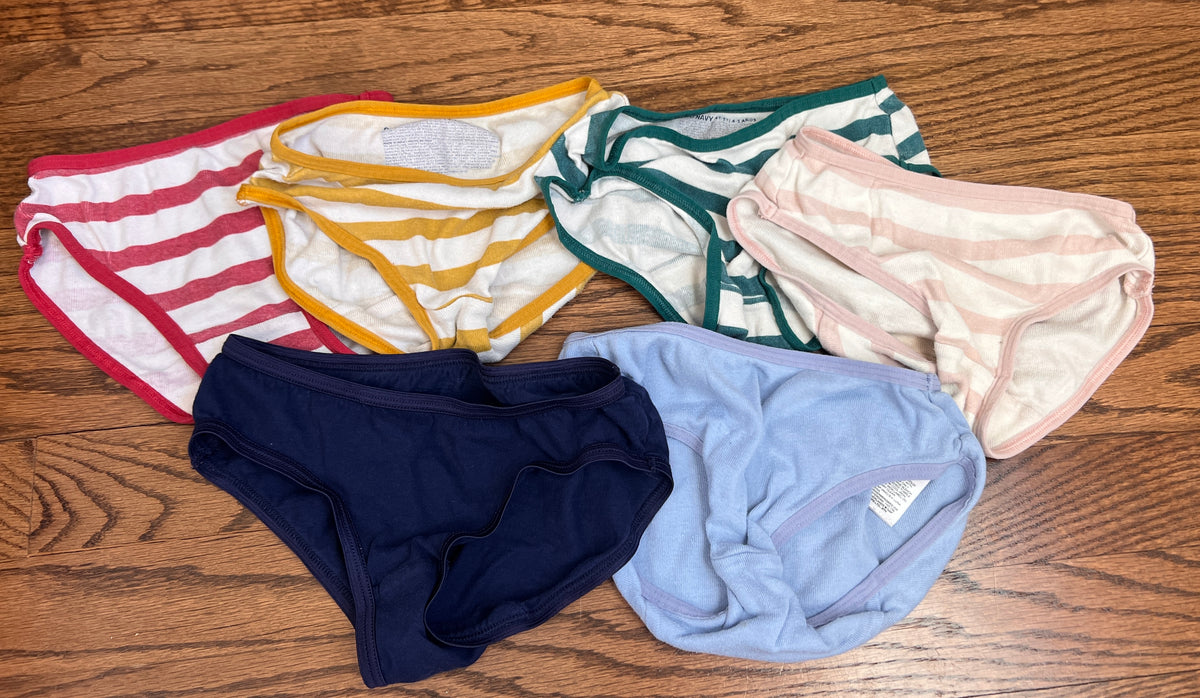 Old navy underwear Sizes 4/5
