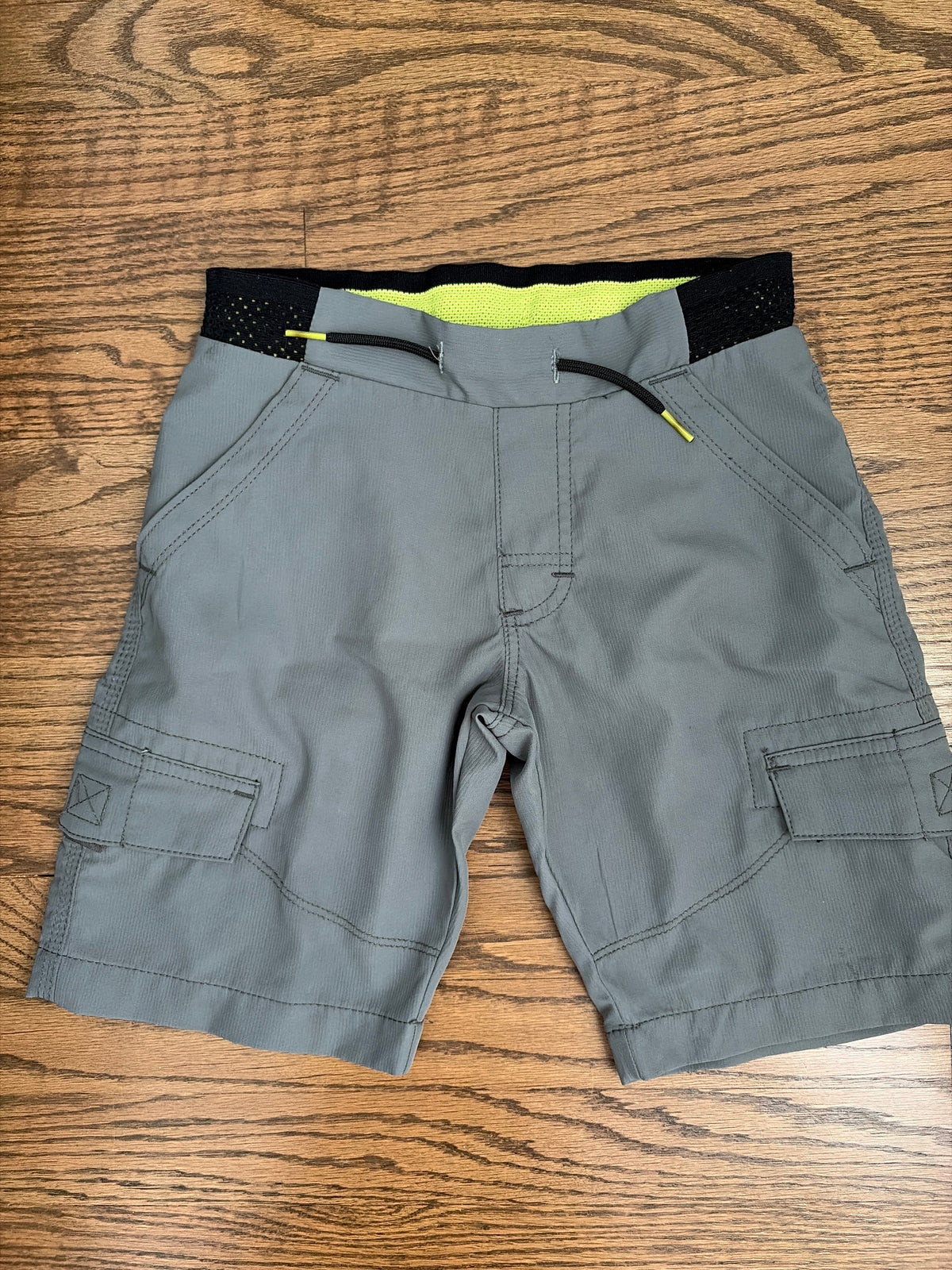 Lee waterproof shorts - size Youth - 8 (M)