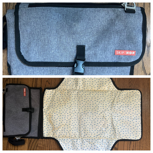 Skip hop changing kit Some yellowing in crease