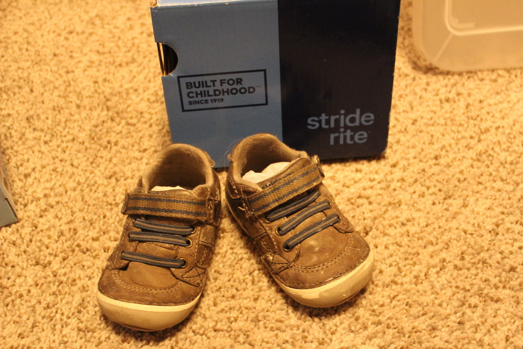 Stride Rite soft motion brown shoes - size Shoes - Kids 3 1/2