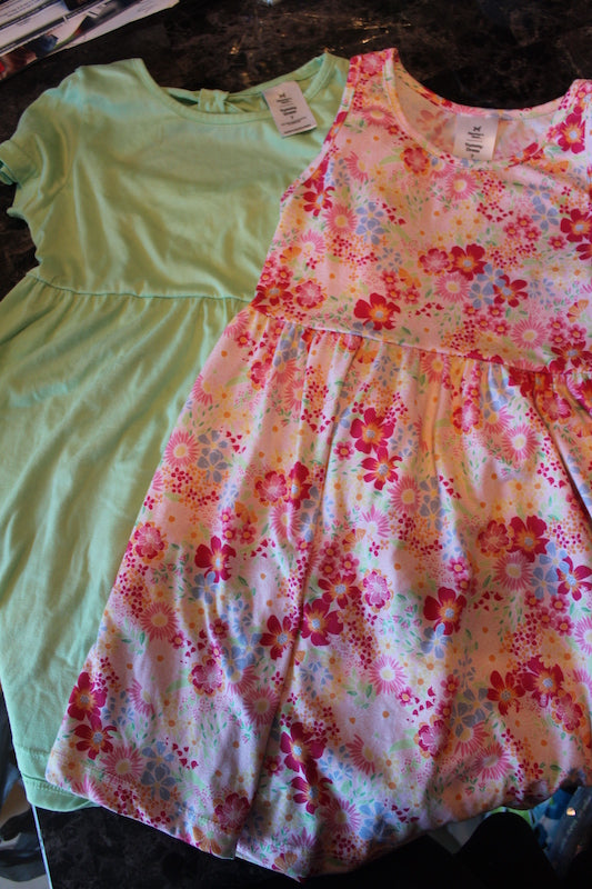 Green & Flower Dress - size Youth - 7 (S)