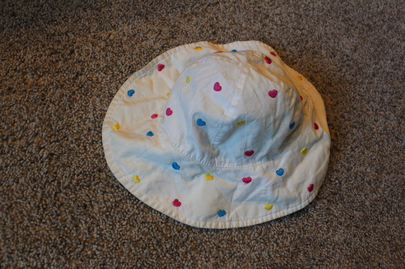 Rainbow Heart Hat - size Month - 6-12
