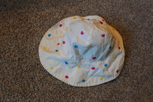Rainbow Heart Hat - size Month - 6-12