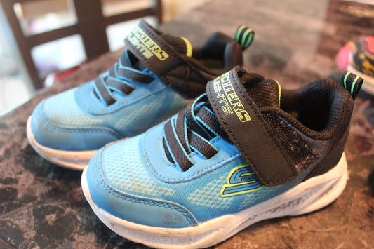 Blue Light up Sketchers - size Shoes - Toddler 8