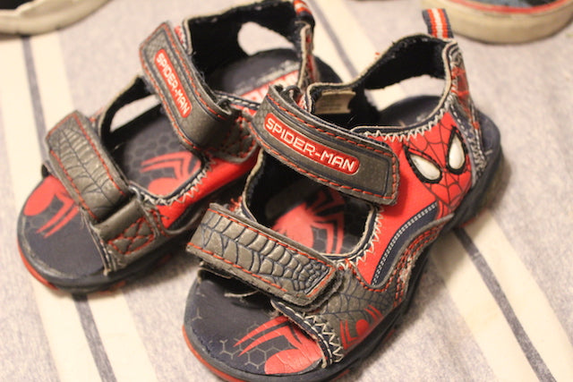 Spiderman Sandels Lights up - size Shoes - Toddler 7
