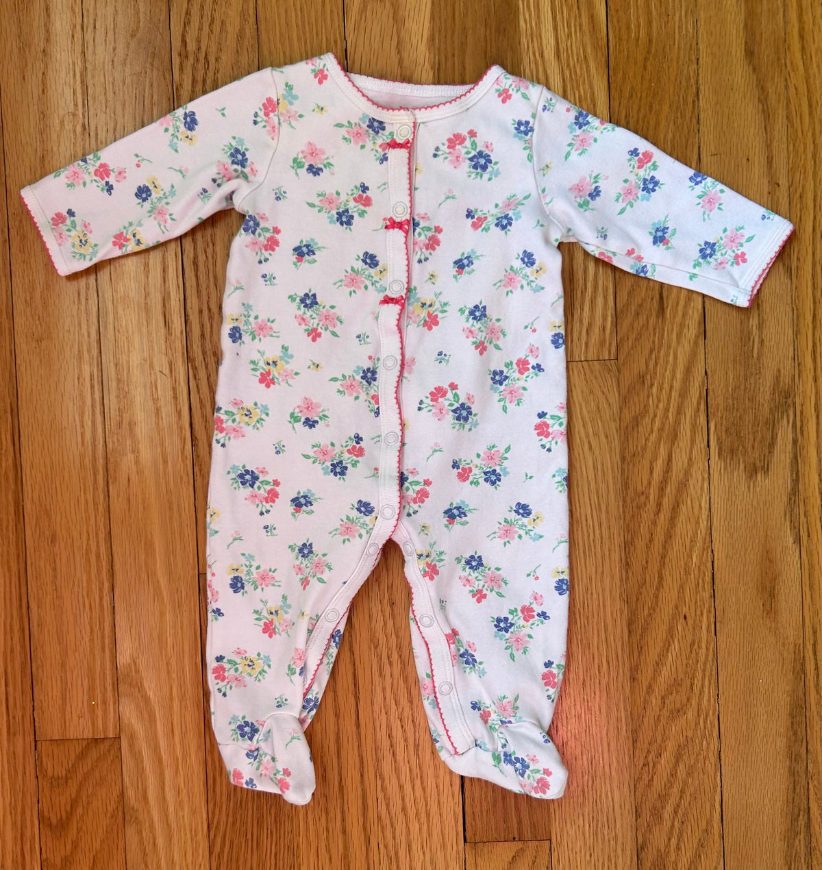 Carters Footie PJs, flowers, EUC (9M) - size Month - 6-9 / 9M