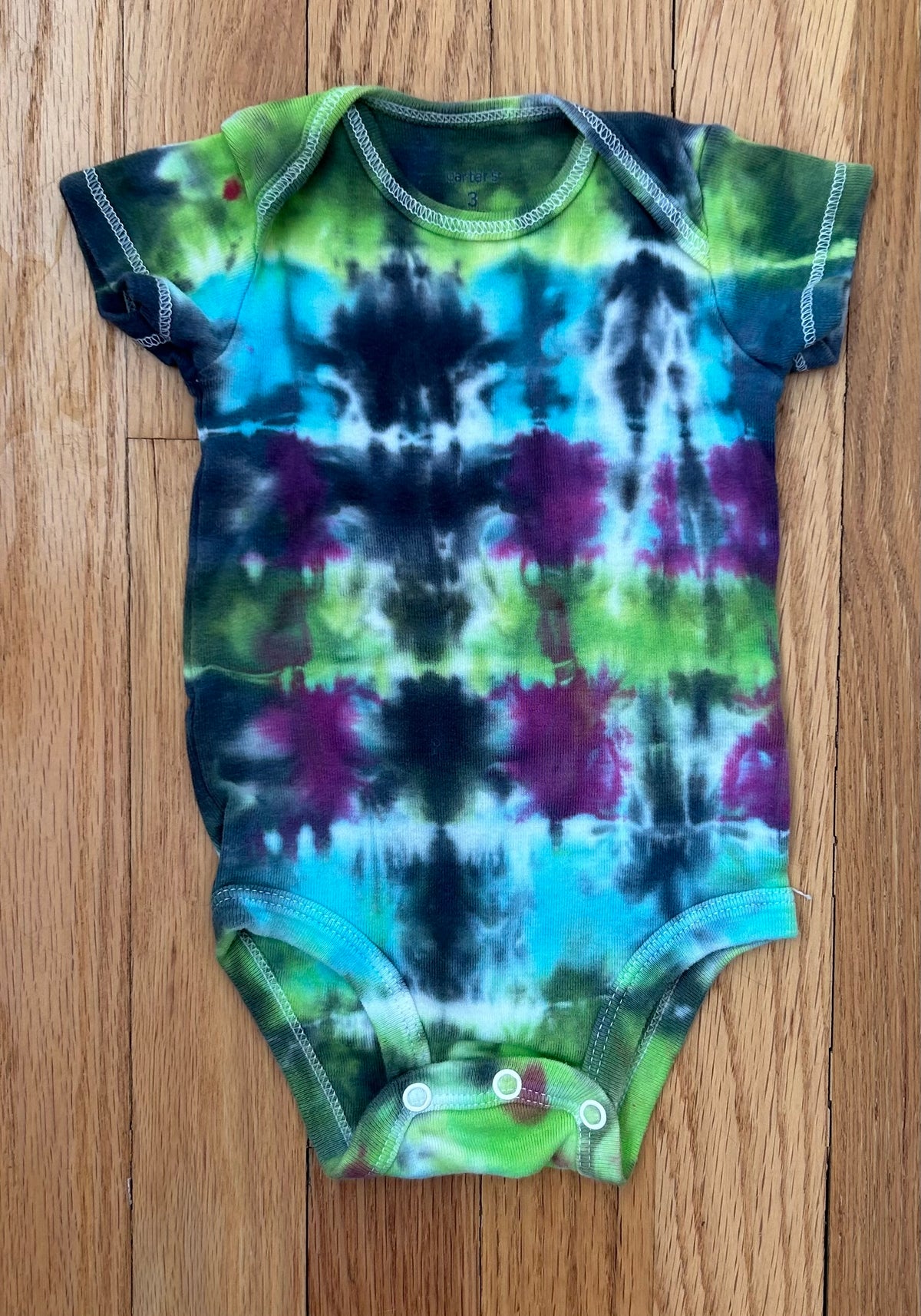 Tye Dye Onesie EUC - size Month - 0-3 / 3M