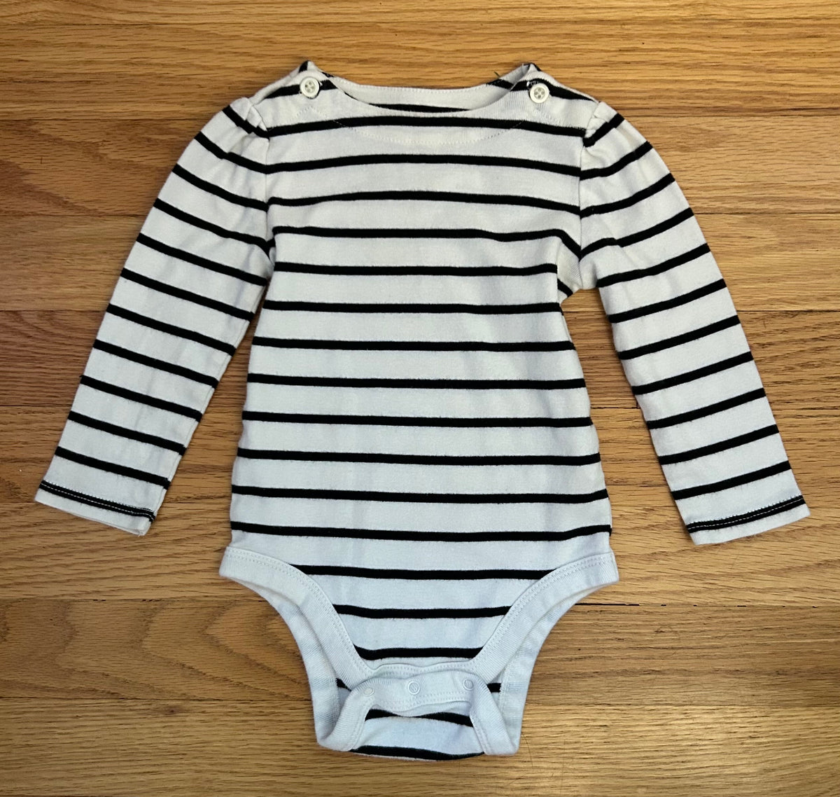 Baby Gap Stripe LS Onesie EUC - size Month - 12-18 / 18M